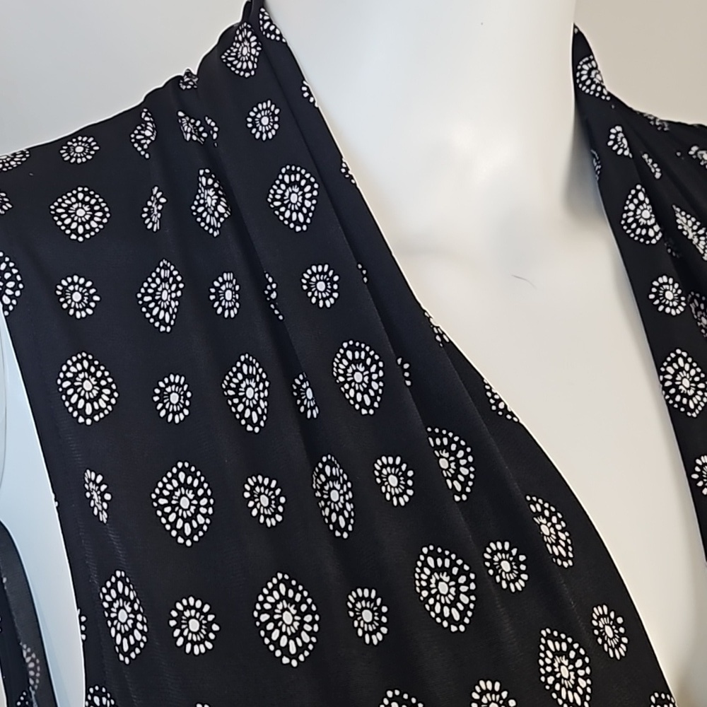 Vince Camuto Stretch Black & White Foulard Print V-Neck Sleeveless Maxi … - Picture 4 of 16